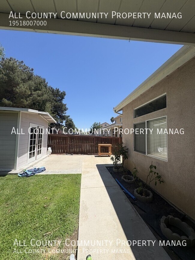 Building Photo - 39560 Bonaire Way
