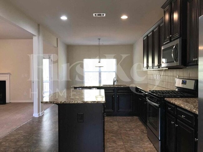 Building Photo - 948 Spanish Moss Tr