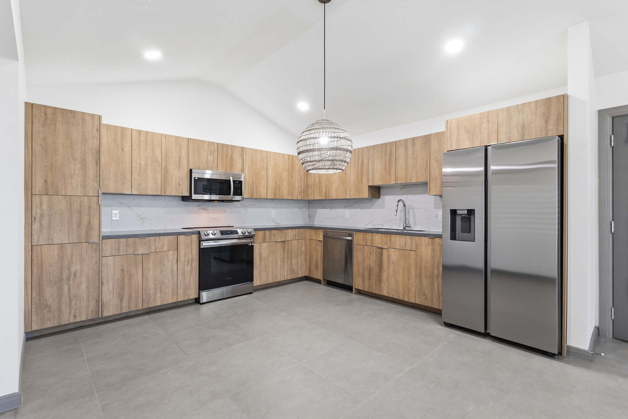 Building Photo - 1400 Hibiscus Ave