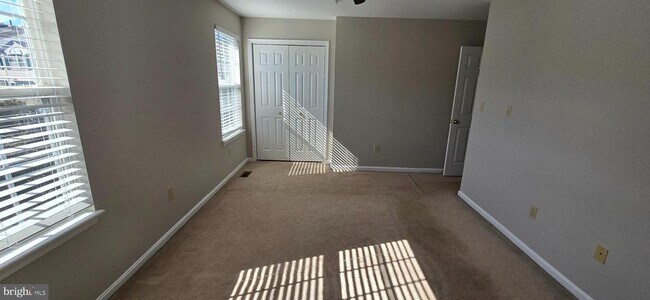Building Photo - 8881 Goose Landing Cir