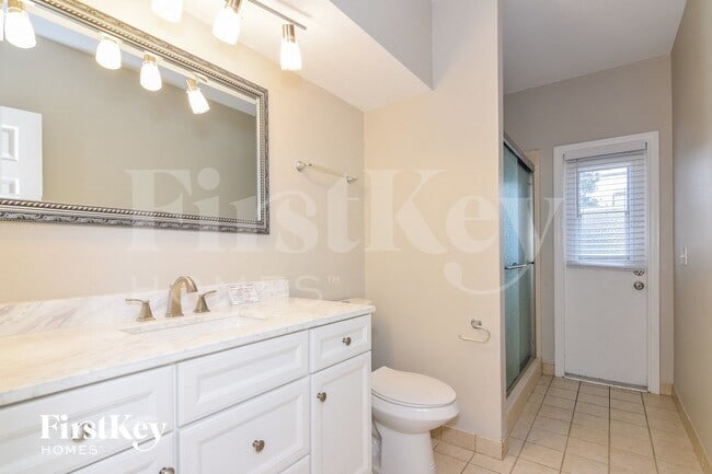 Building Photo - 2612 Crestfield Dr