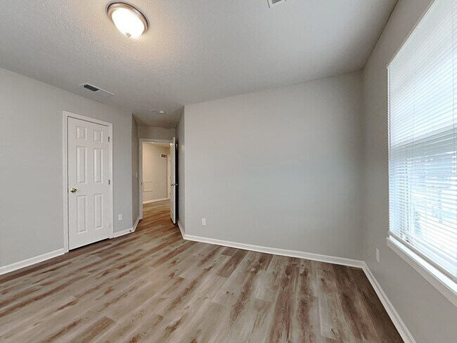Building Photo - 4221 Woodland Ave