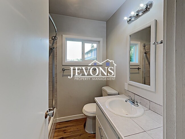 Building Photo - Jevons Property Management Presents 3 Bedrooms, 2.5 Bathrooms Two-Story Single-Family Home in New...