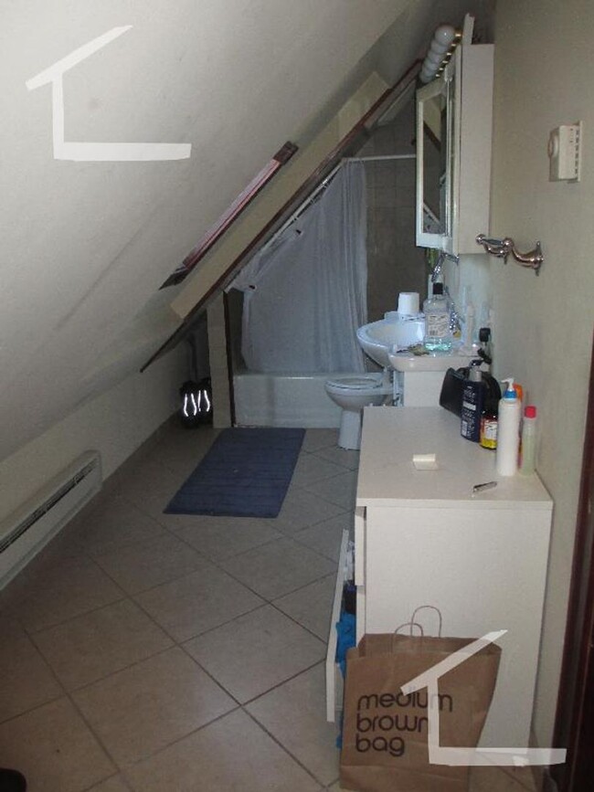 Building Photo - Nice, sunny, 1 bed in Brighton.