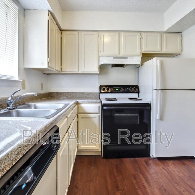 Building Photo - 2718 Wimbledon Ct