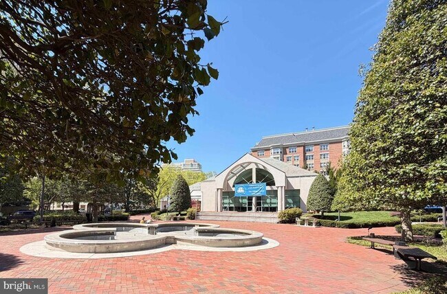 Building Photo - 5500 Friendship Blvd