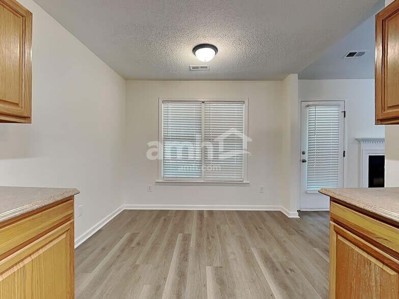 Building Photo - 5 Boysenberry Dr