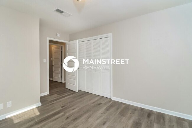 Building Photo - 3 Bedroom Pet-Friendly Home in Fort Worth, TX with Main Street Renewal
