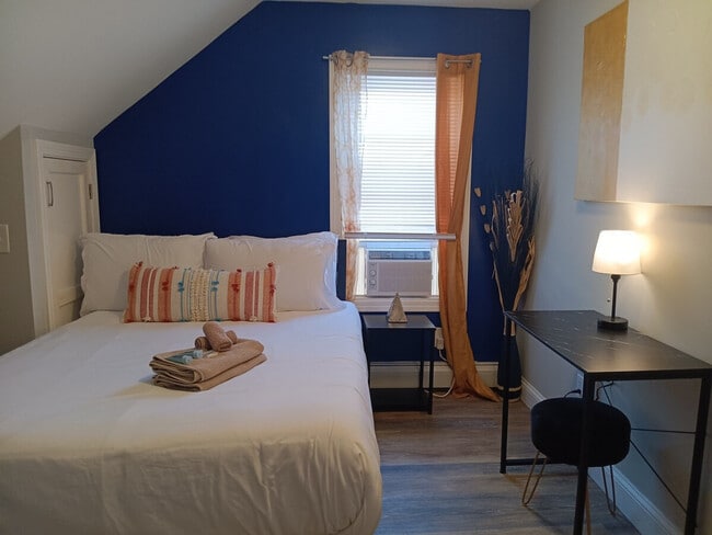 Building Photo - 20 Hawkins St