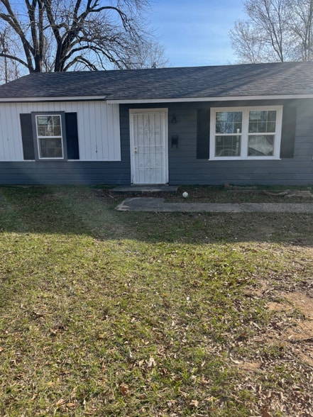 Building Photo - 2721 Sunnybrook St