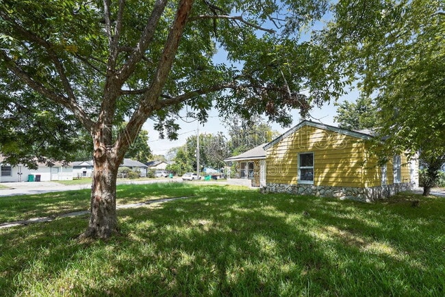 Building Photo - 709 S 7th St