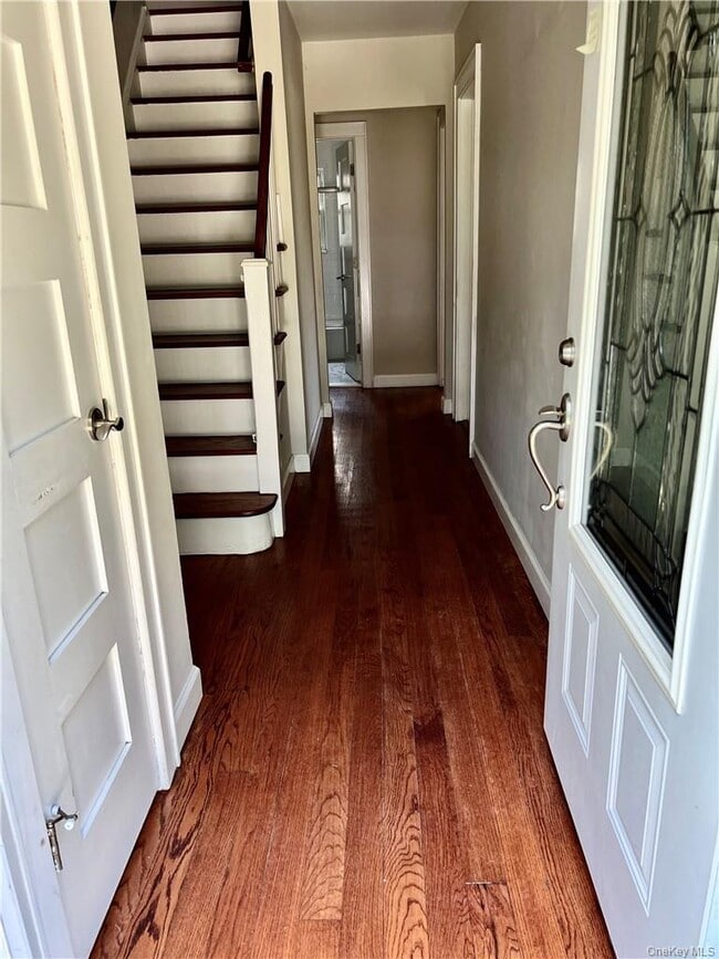 Building Photo - 46 Beechwood Rd