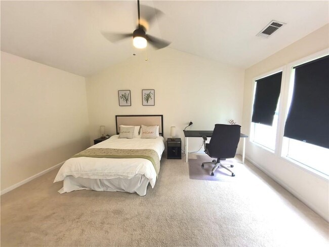 Building Photo - 3362 Briaroak Dr