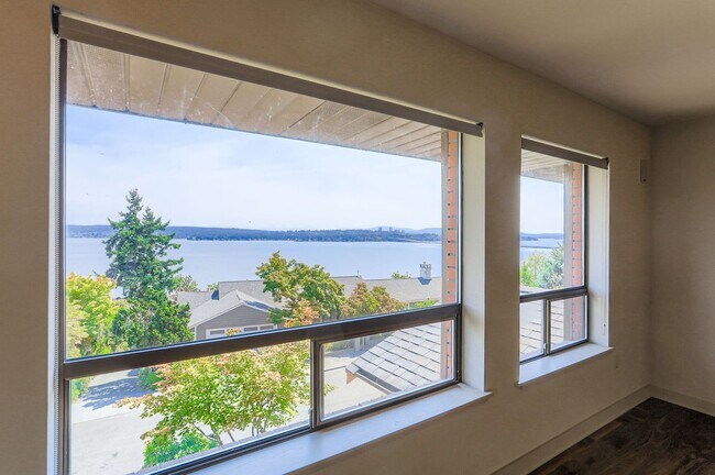 Building Photo - Laurelhurst View Home