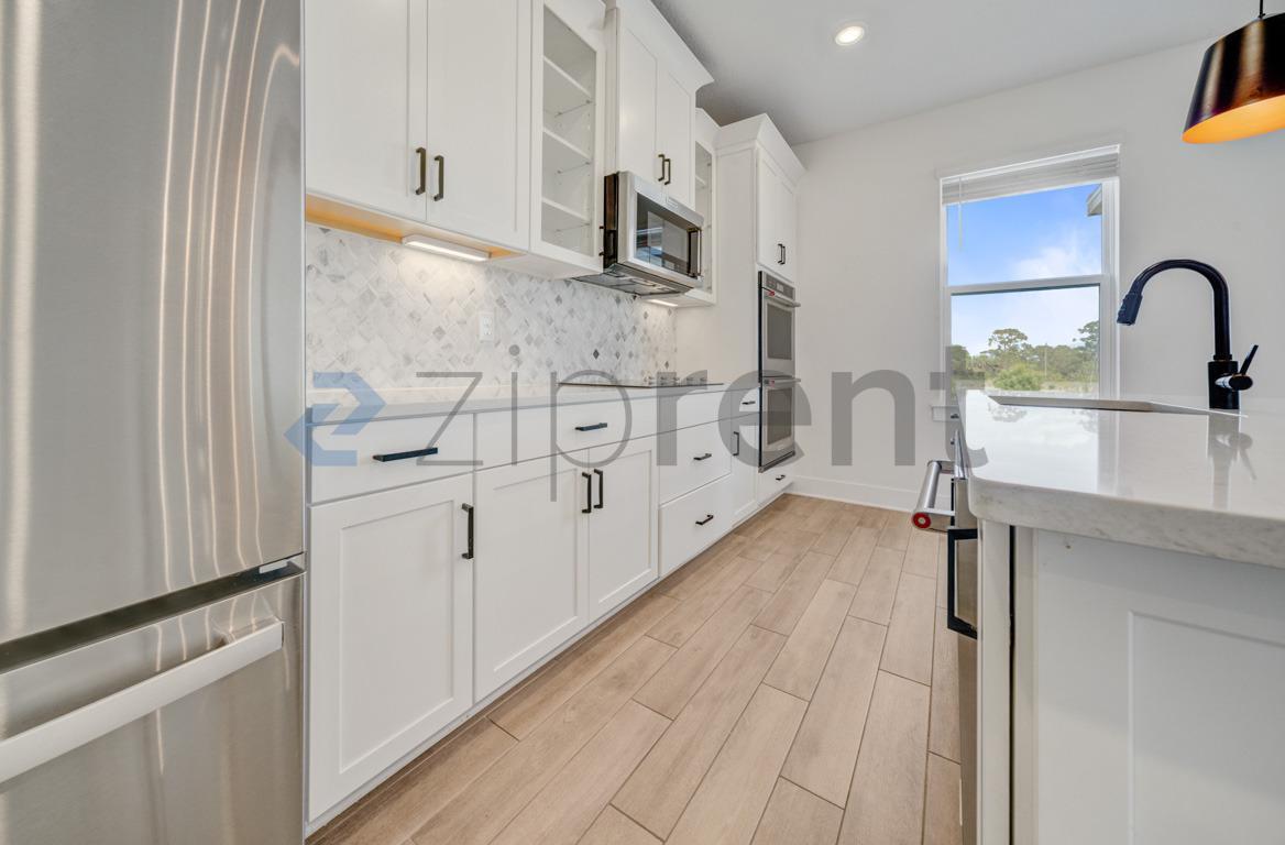 Building Photo - 534 Sun Chaser Dr