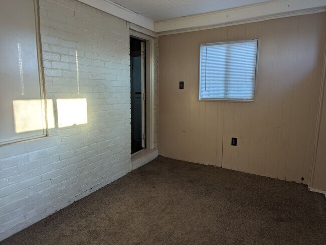 Building Photo - 17376 Kentucky St