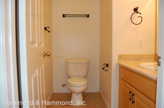 Building Photo - 5 br, 3.5 bath House - 21826 Delany Ln.