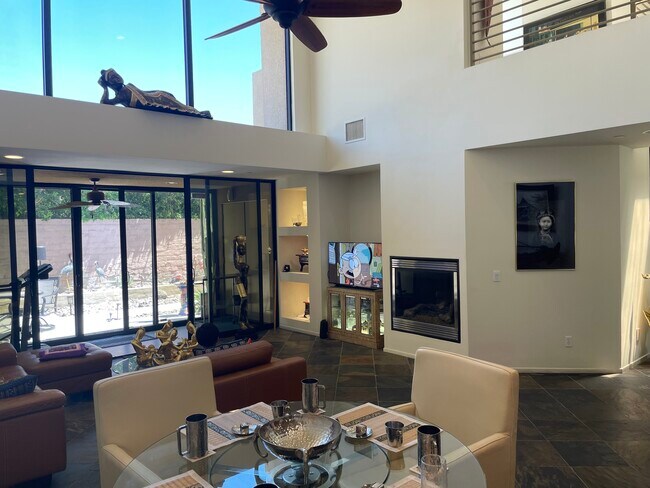 Building Photo - 409 N Avenida Caballeros