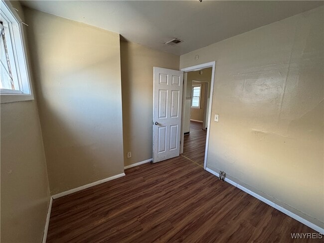 Building Photo - 540 Willett St