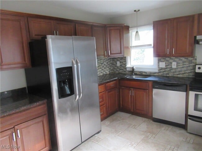 Building Photo - 15815 Eleanore Dr