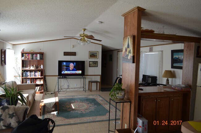 Building Photo - 805 S Weatherford St