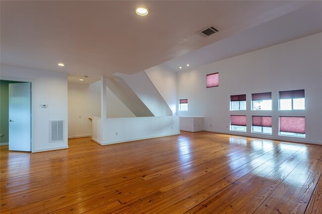 Building Photo - 1424 Bailey St