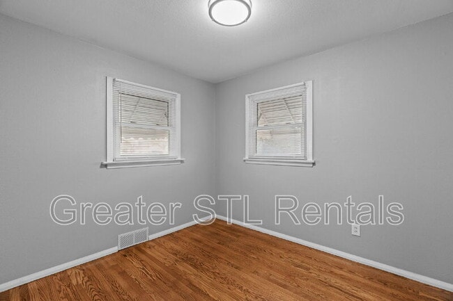 Building Photo - 3 Venetia Ct