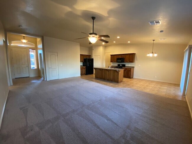 Building Photo - BEAUTIFUL HOME IN WASHINGTON FIELDS FOR RENT!