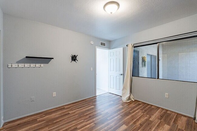 Building Photo - Pending/ Rented - 2-Car Garage & Fenced Yard! 2-Bed, 2-Bath Home in East Tucson