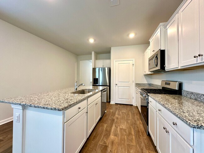 Building Photo - 3/2 home in Pine Hills in Cane Bay of Summerville!