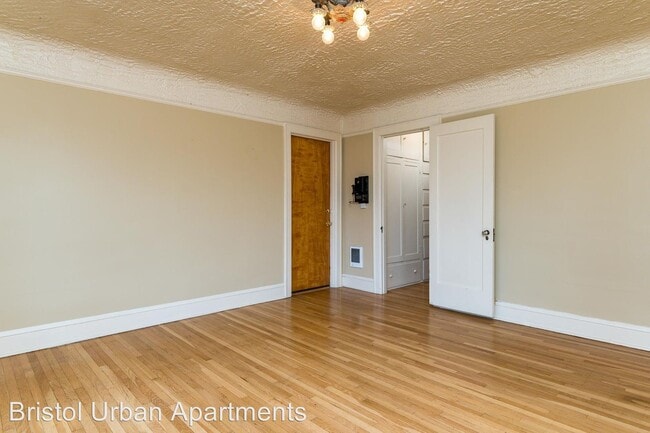 Building Photo - 1424 SW Montgomery St