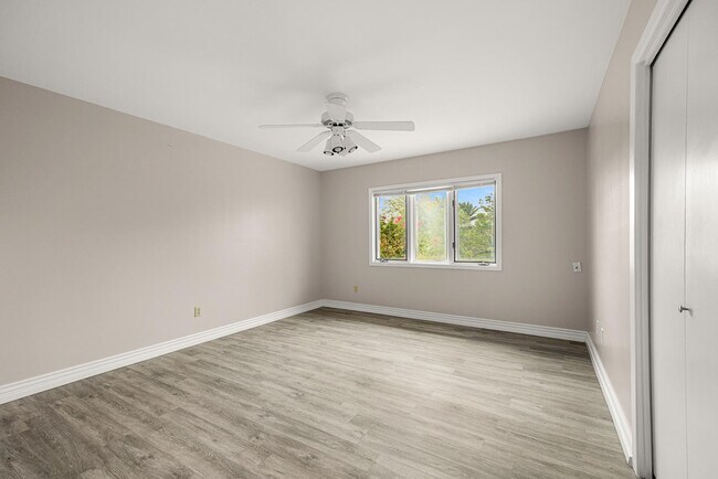 Building Photo - 6724 N 58th Pl