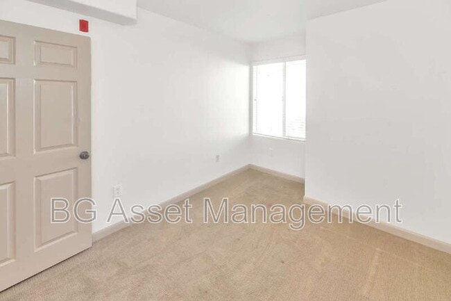 Building Photo - 1459 MacArthur Blvd