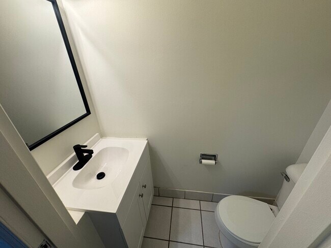 Building Photo - 459 N 400 E