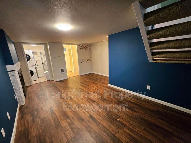 Building Photo - 130 SE 31st Ave