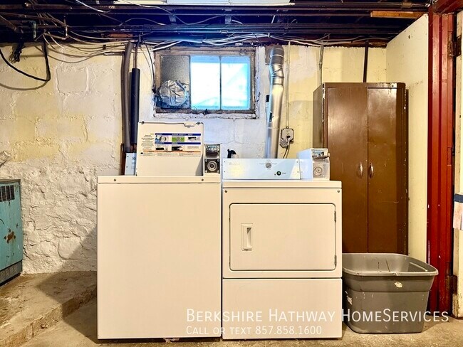 Building Photo - 881 Broadway-2