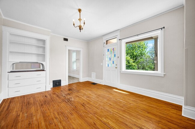 Living Room - 502 W High St