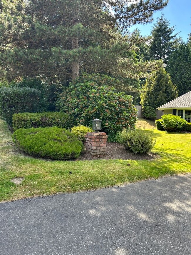 Building Photo - 3bd/2.5ba Redmond Home