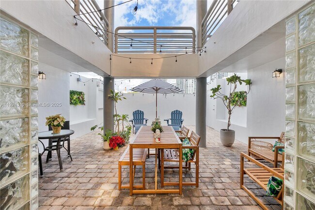 Building Photo - 2977 McFarlane Rd