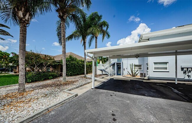 Building Photo - 2186 Edythe Dr
