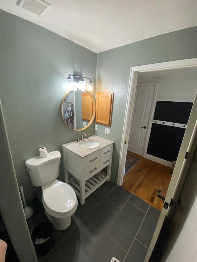 Building Photo - Beautiful 5 Bed, 4 Bath Home in D-12, Minutes from Ft. Carson, Shopping and Downtown