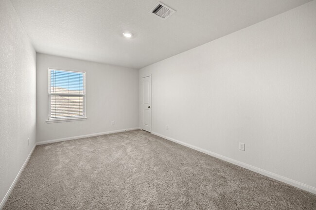 Building Photo - 15243 Crescent Brookfield Dr