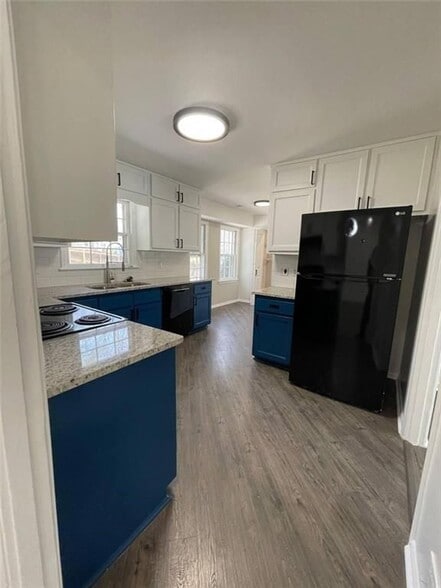 Building Photo - 1202 Lafayette Dr SW