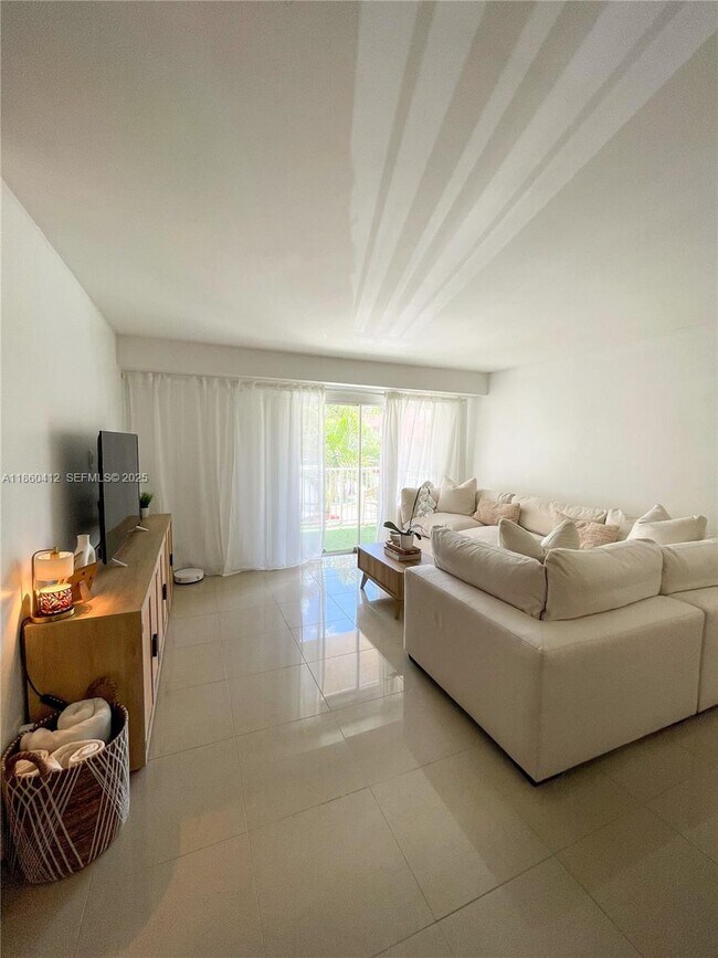 Building Photo - 15821 SW 104th Terrace