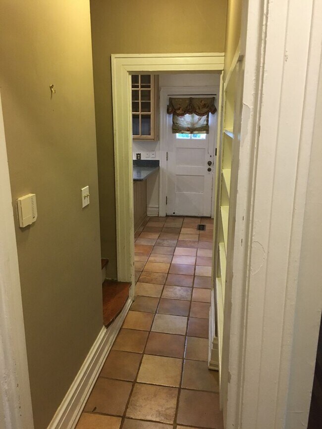 Building Photo - 3/2 House in Old East Rome $1,895