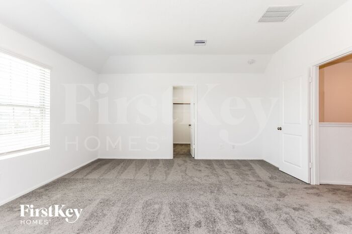 Building Photo - 23926 Lakota Cyn Dr