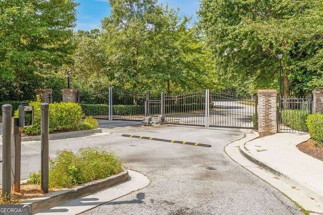 Building Photo - 2757 Keystone Ave