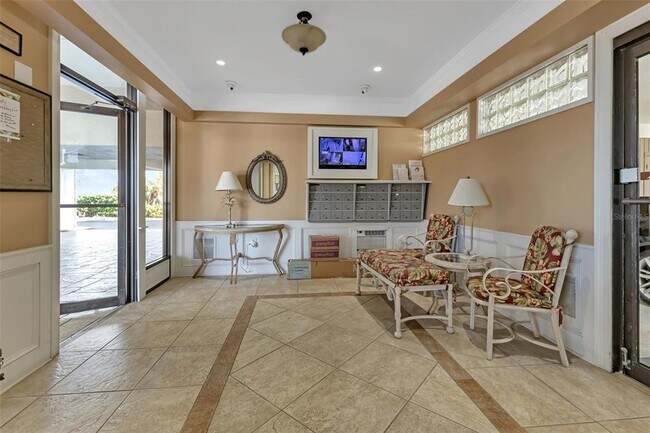 Building Photo - 1500 Park Beach Cir
