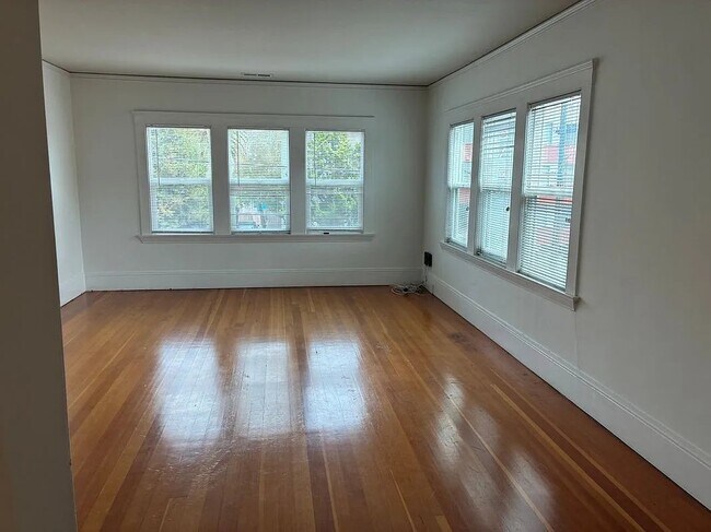 Building Photo - 375 Euclid Ave