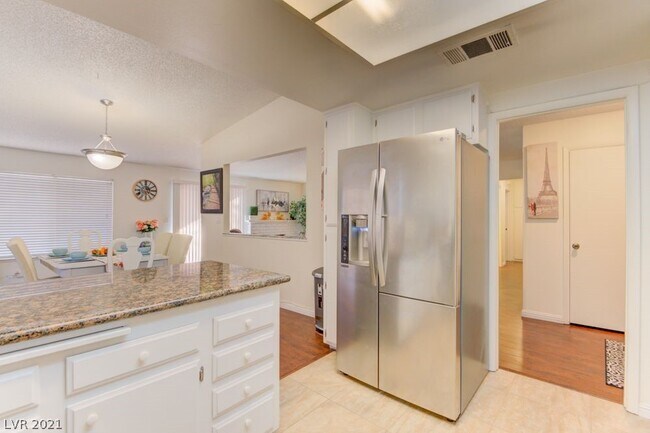 Building Photo - 6261 W La Palma Pkwy